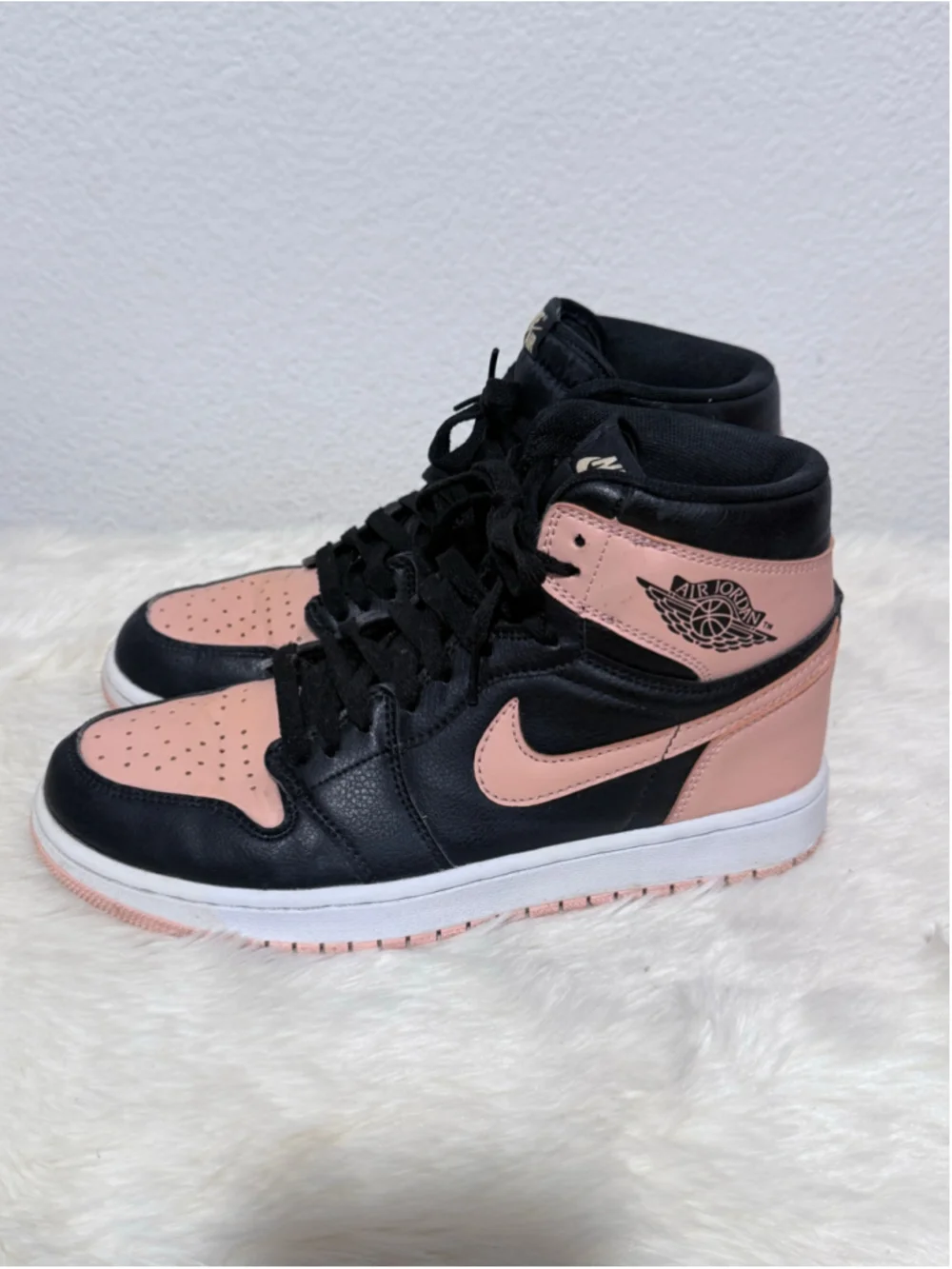 Unisex Nike Air Jordan 1 High Sneakers Black and Pink Mens 7. Women’s 8.5